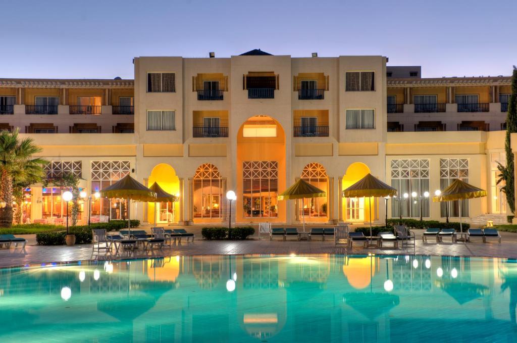 Ramada Plaza By Wyndham Tunis Hotel Gammarth Buitenkant foto